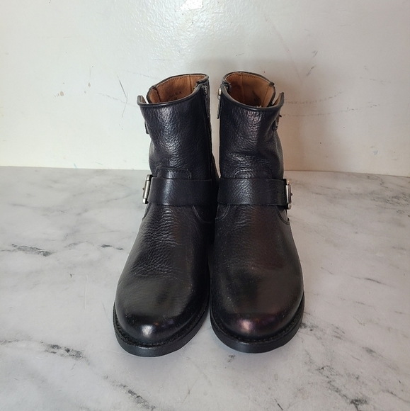 Frye Vicky Black Leather Moto Buckle Ankle Boots 6.5 NEW - Picture 3 of 8